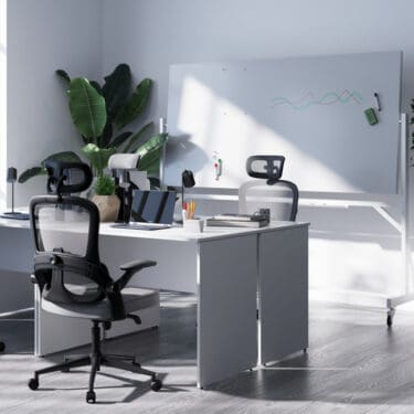 Stanowisko pracy w IT zaczyna się od siedzenia. Jak dobrze dobrać fotel do pracy przy komputerze?