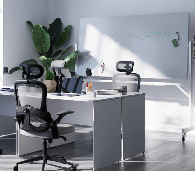 Stanowisko pracy w IT zaczyna się od siedzenia. Jak dobrze dobrać fotel do pracy przy komputerze?