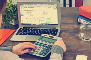 Jak wybrać model rozliczeń z software housem pracującym nad Twoim projektem IT?
