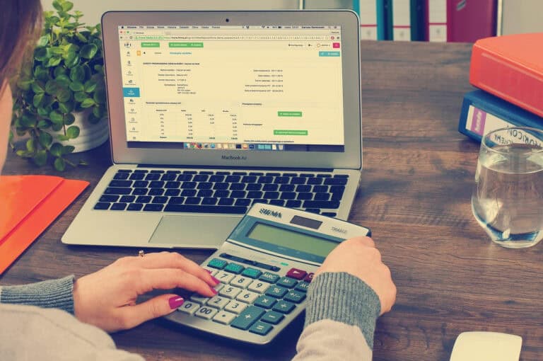 Jak wybrać model rozliczeń z software housem pracującym nad Twoim projektem IT?
