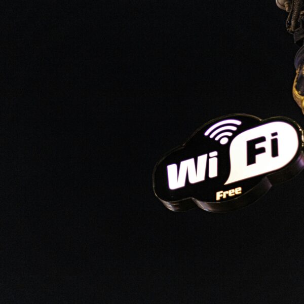 publiczne sieci wifi czy to bezpieczne